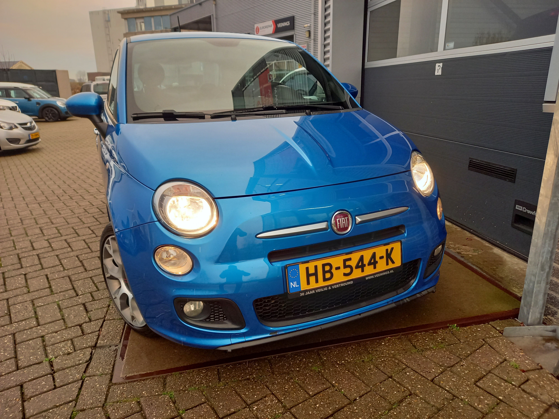 36422819-3.jpg